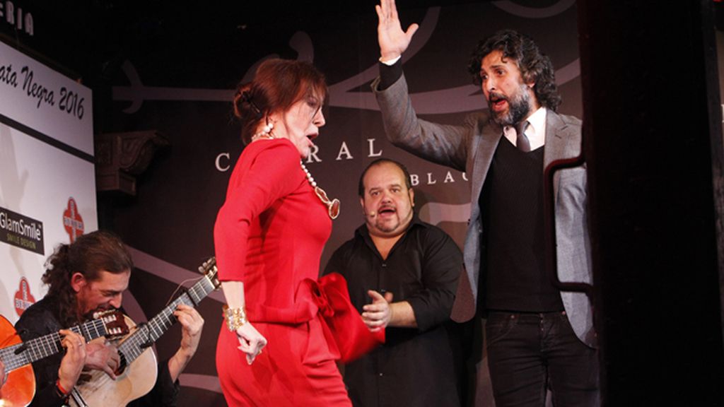 La bailarina Blanca del Rey el cantante Arcángel durante la gala