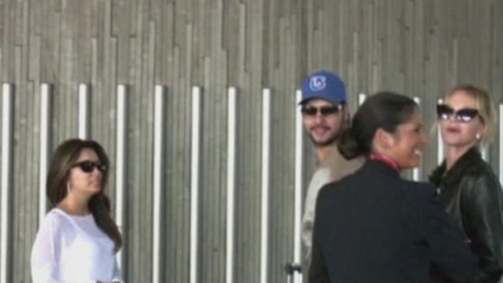 Los mimos de Eva Longoria y Eduardo Cruz