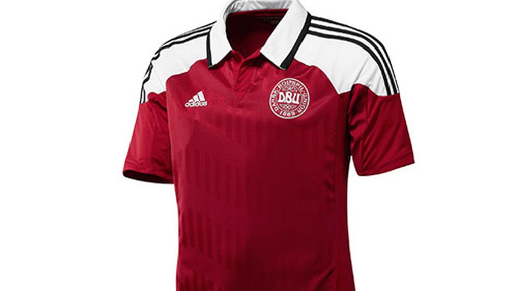 Primera equipación de Dinamarca