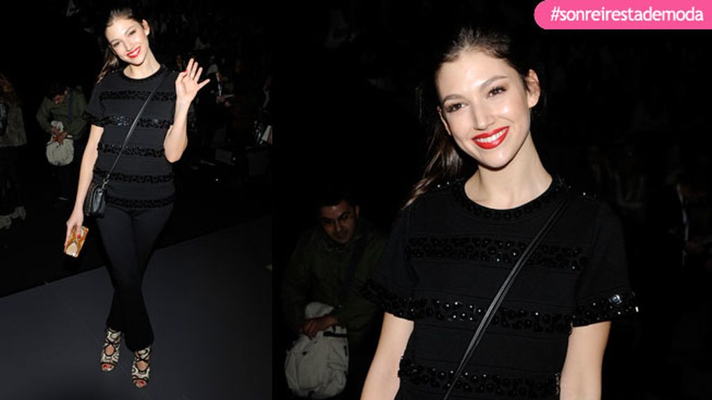 Úrsula Corberó en el desfile de Teresa Helbig