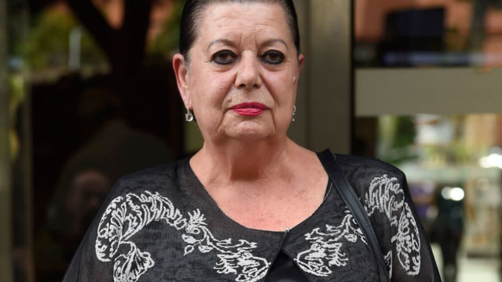 Amigos y familiares dan su último adiós a la actriz