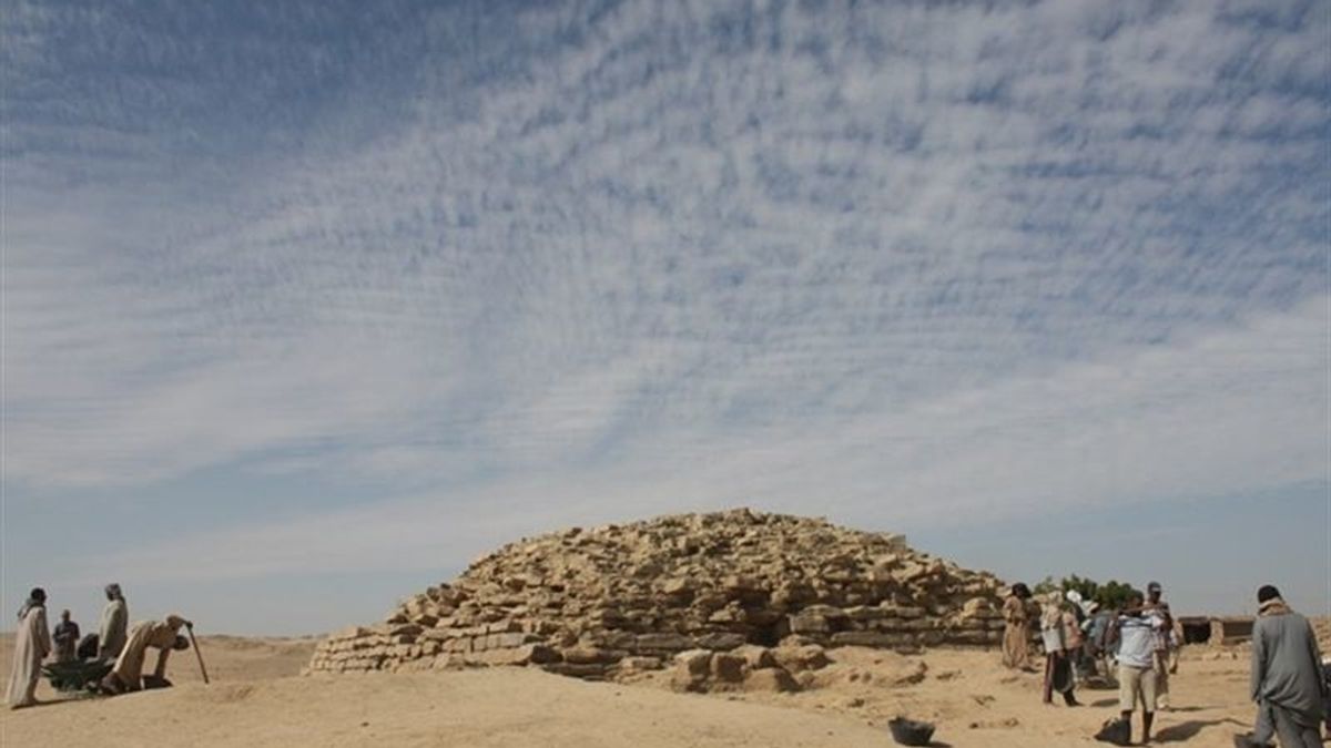 Descubierta una pirámide escalonada en Egipto