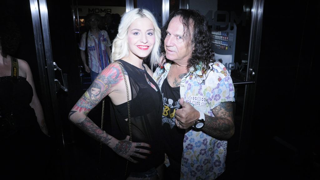 Ariadna, ex concursante de Gran Hermano, junto a su padre Fortu, integrante del grupo Obús