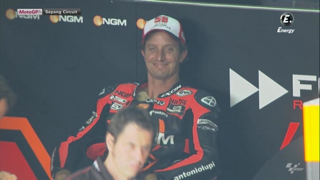 Colin Edwards también rinde homenaje a Simoncelli con su gorra