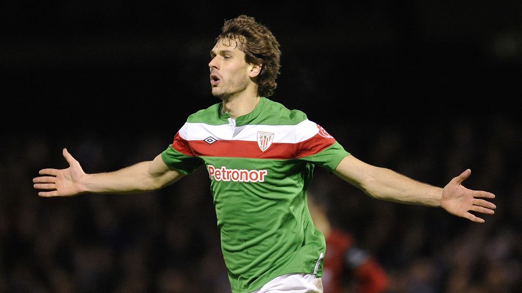 Fernándo Llorente celebra el segundo gol ante el Mirandés durante el partido de ida de las semifinales de la Copa del Rey en Anduva