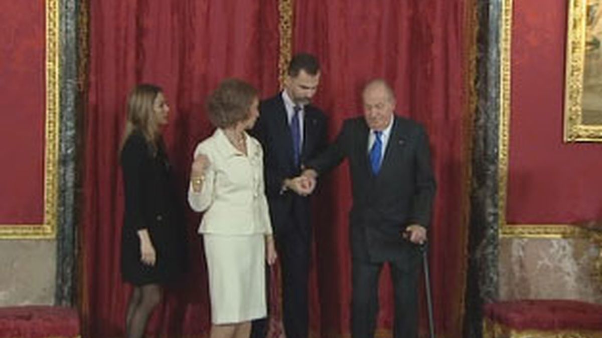 El Rey se ayuda del Príncipe Felipe El Rey se ayuda del Príncipe Felipe