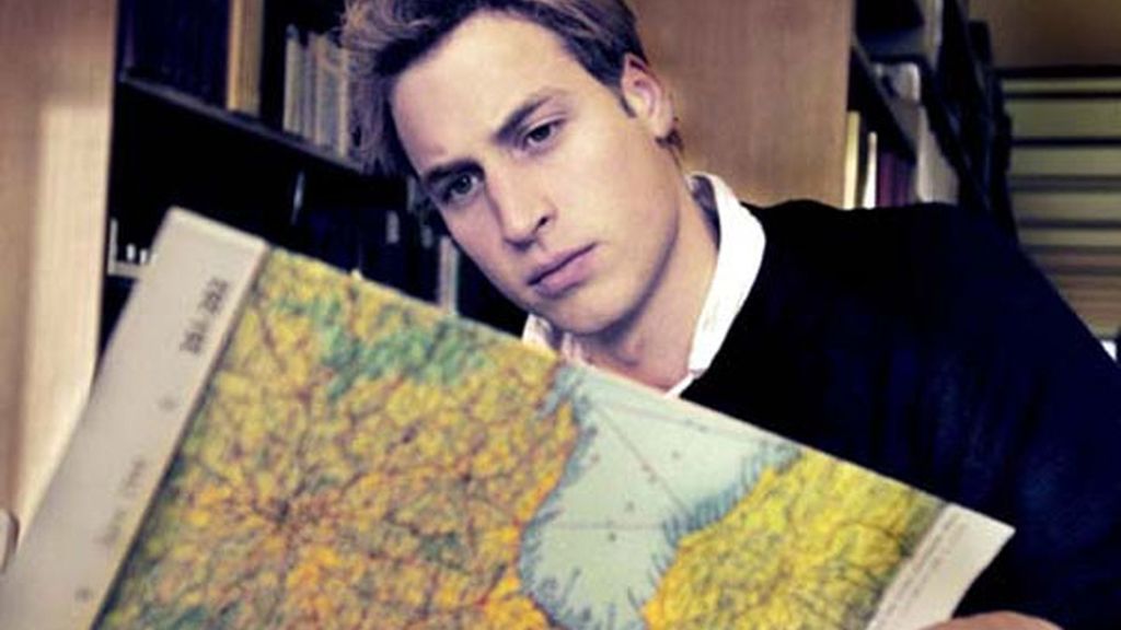 Licenciado en Geografía por la Universidad de St. Andrews