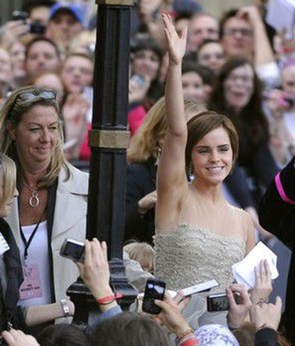 Emma Watson saluda a sus fans