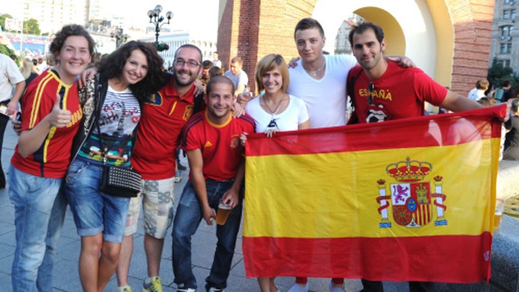 La afición española gana por goleada a la italiana