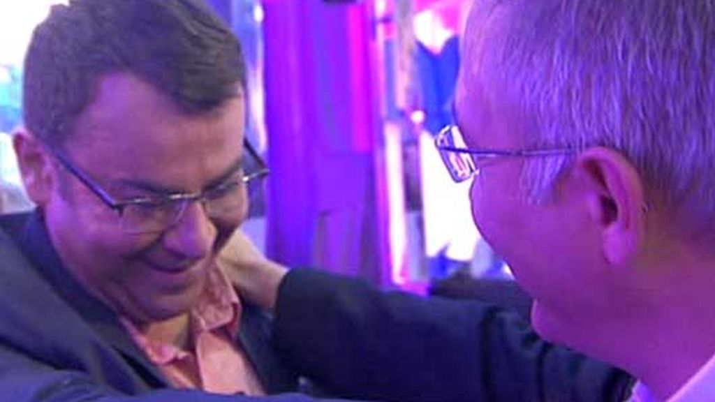 Javier Sardá visita el plató de 'Sálvame'