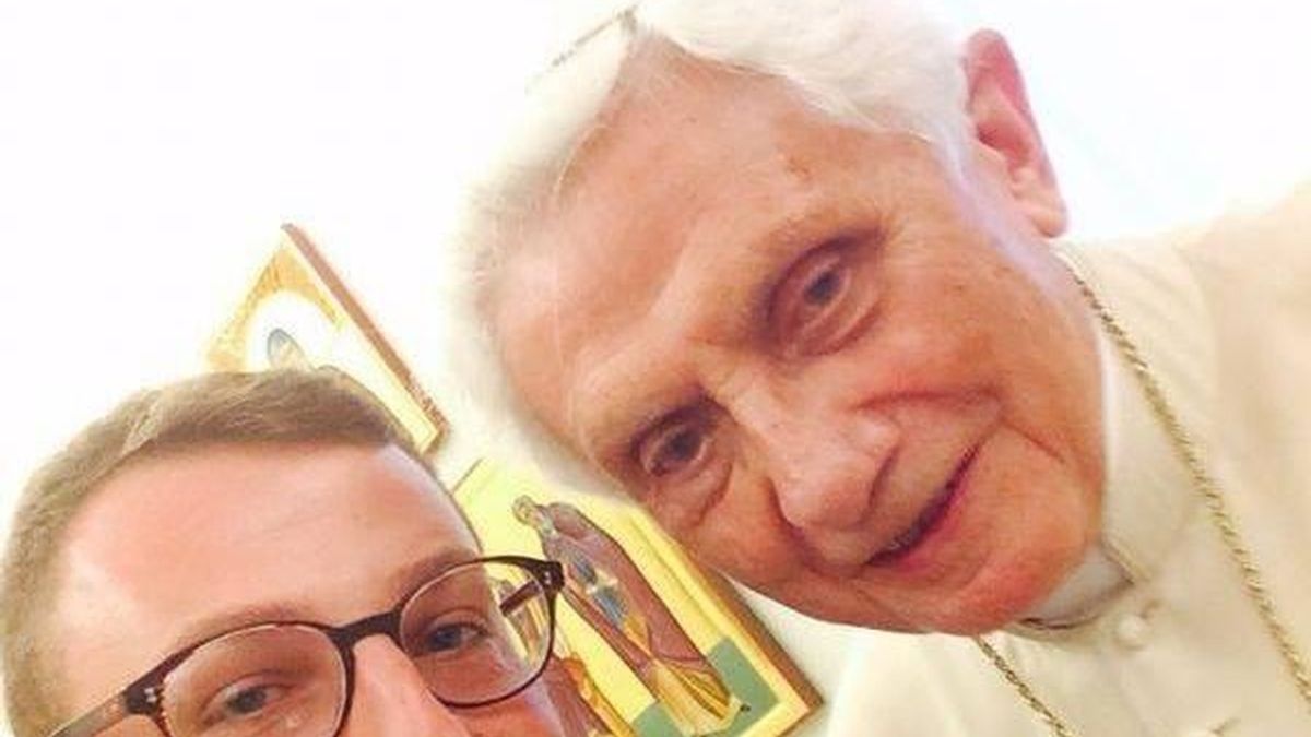 El selfie del papa emérito