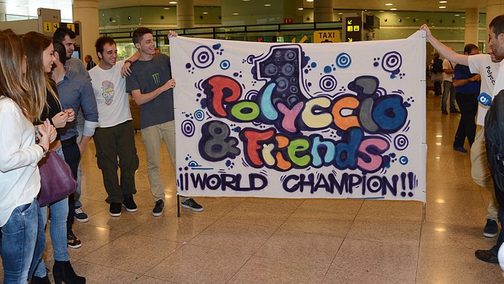 Pol Espargaró recibido en el aeropuerto