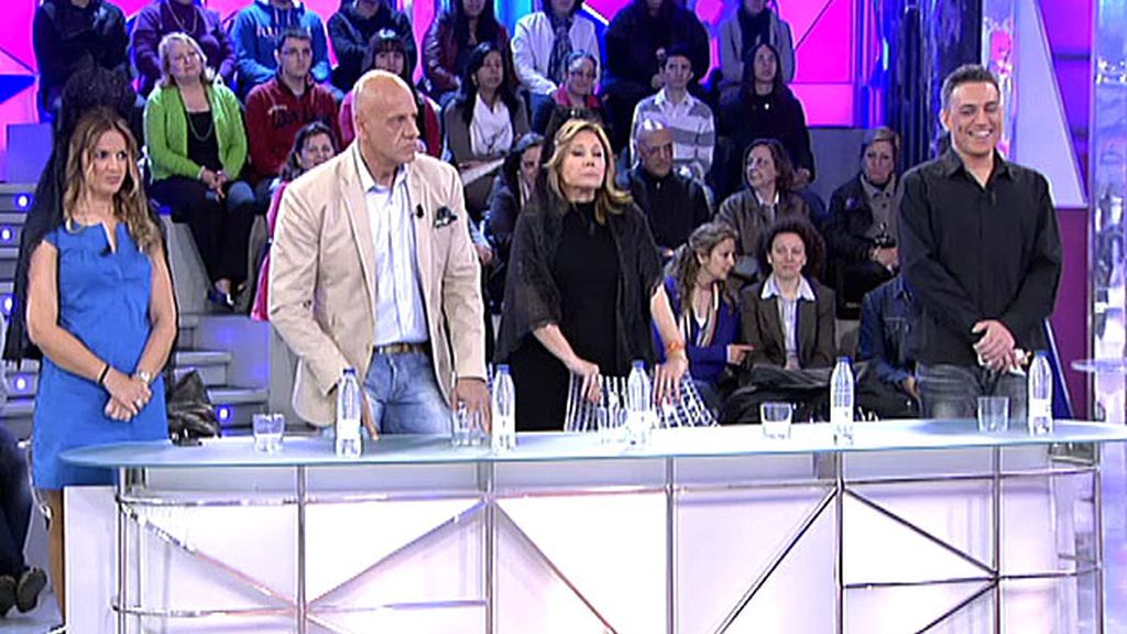 Los colaboradores celebran el Viernes Santo