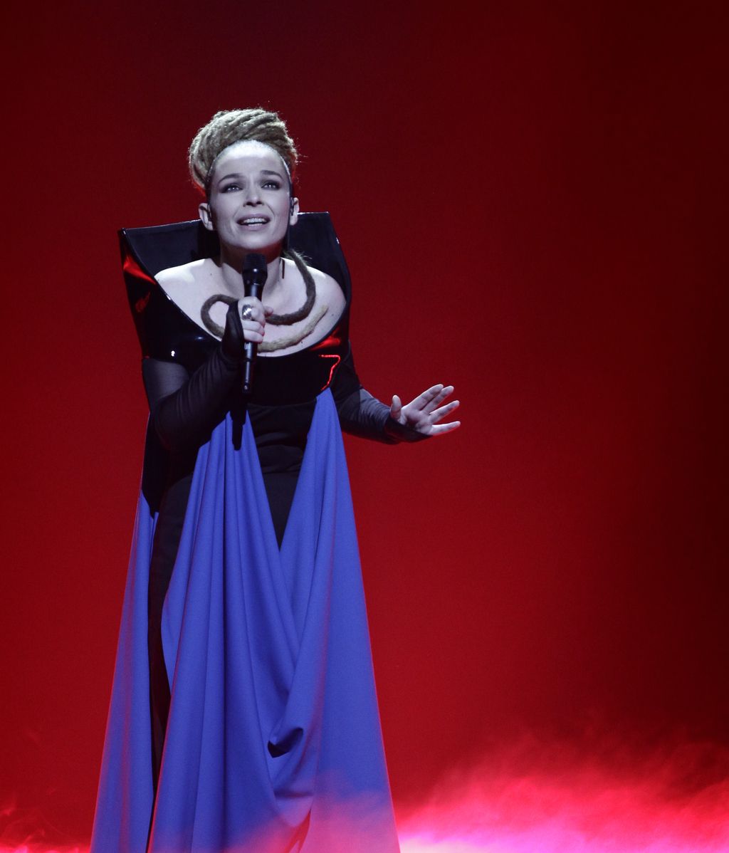 Albania con Rona Nishliu