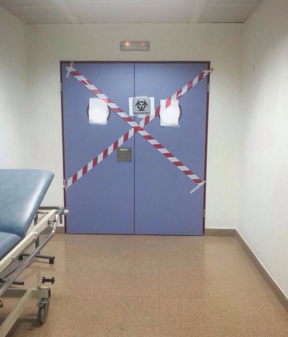 Una enfermera que trató a García Viejo y Pajares en Madrid, positivo por ébola