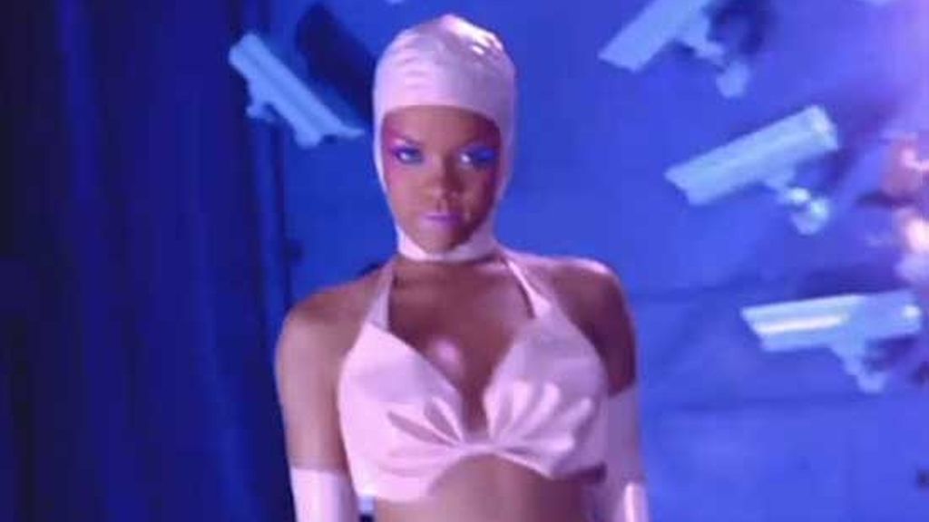 Las caras de Rihanna en su nuevo video