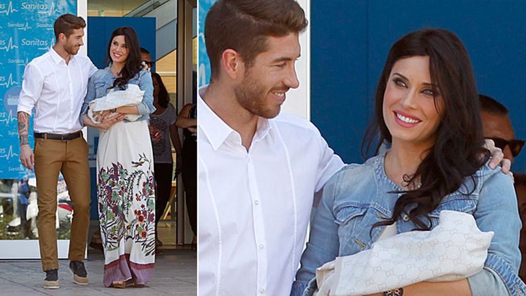 Ramos y Pilar Rubio presentan a su bebé a la salida de la clínica
