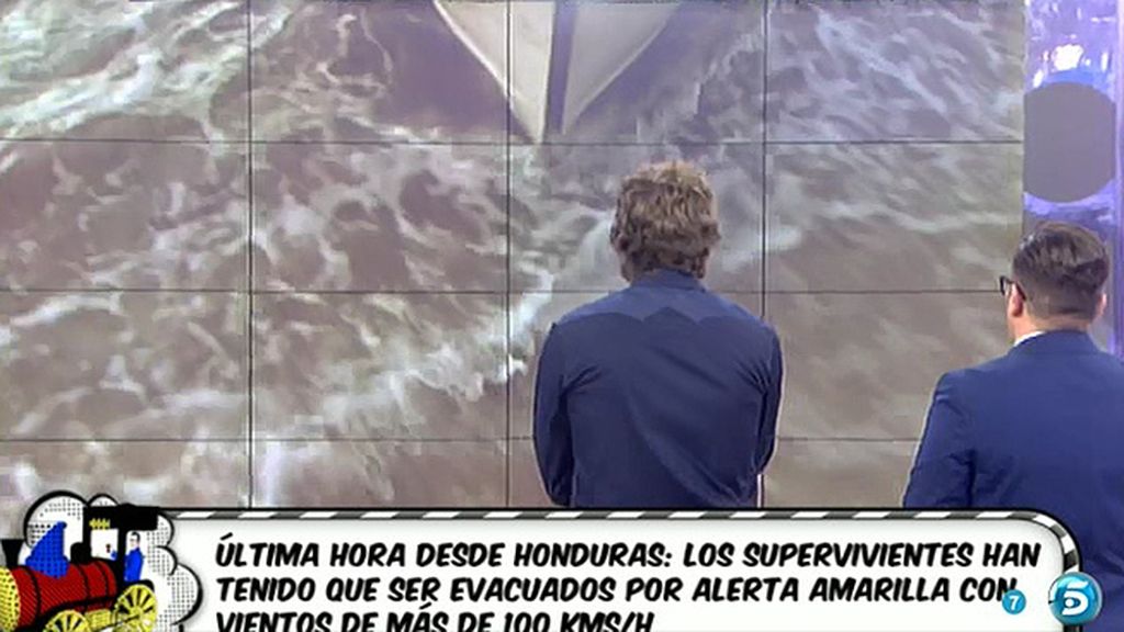 Una barca evacúa a los concursantes de Cayo Paloma
