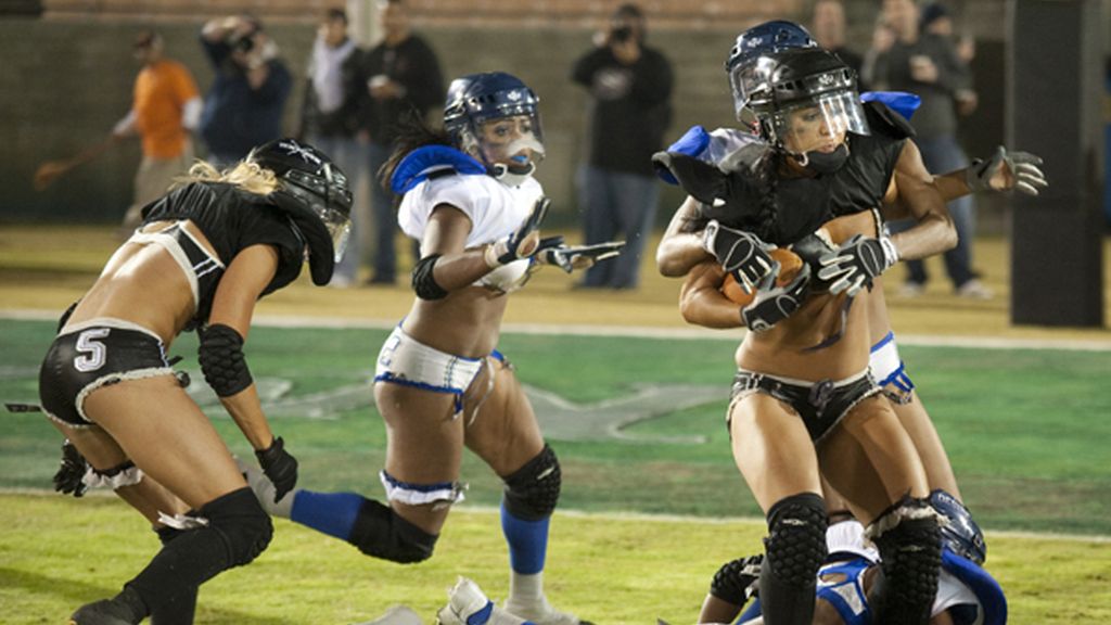 La sexy Liga de fútbol en ropa interior