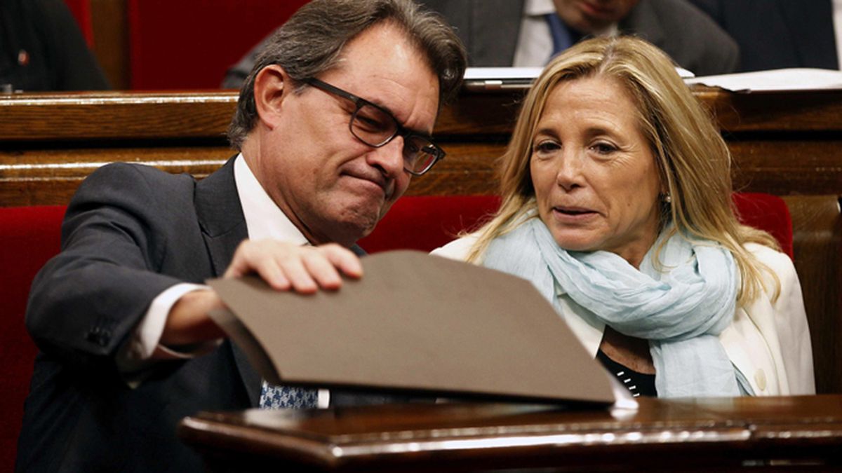 El pleno del Parlamento de Cataluña debate la ley catalana de consultas