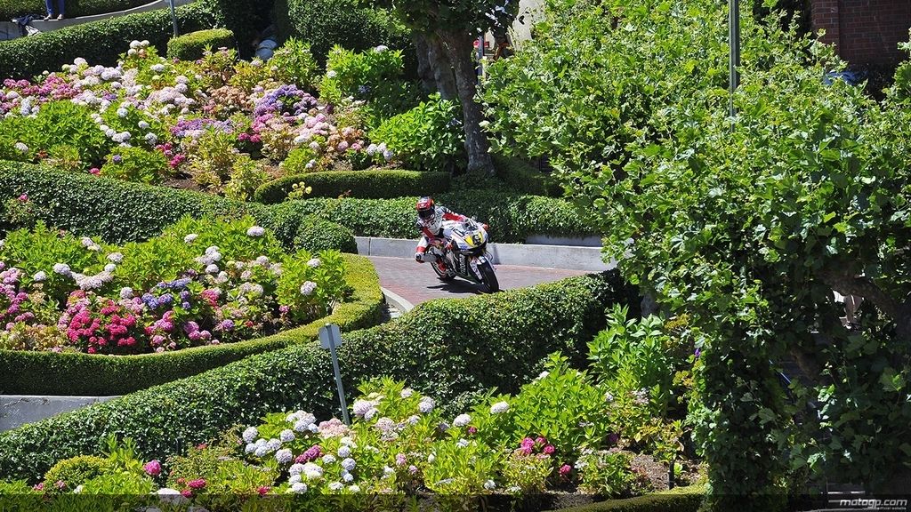 Piruetas y caballitos para el público presente