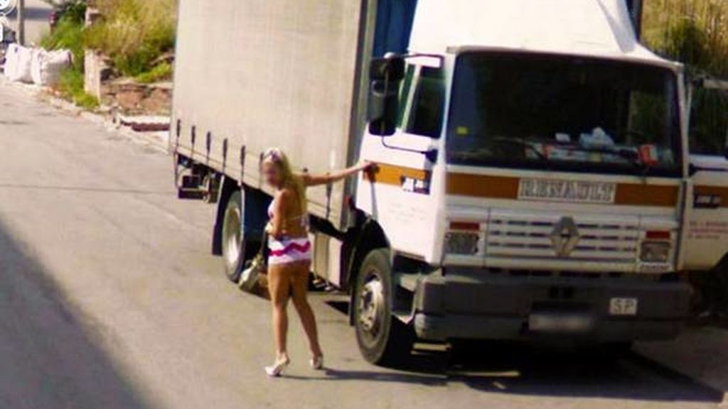 Un artista usa las imágenes de Google Street View para mostrar la postal perfecta