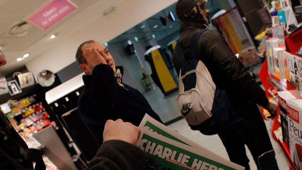 Agotado el primero número de Charlie Hebdo tras la masacre