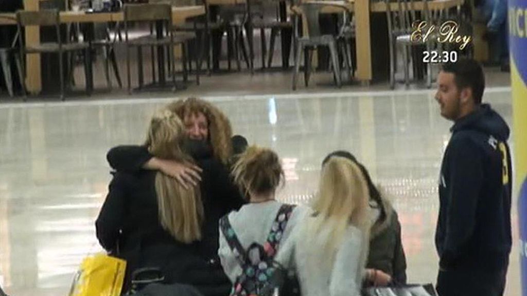 La colaboradora de 'Sálvame' ha viajado junto a su hija y unas amigas