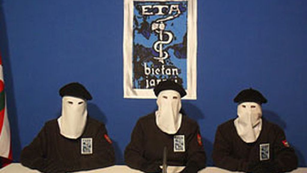 ETA anuncia el cese definitivo de la violencia