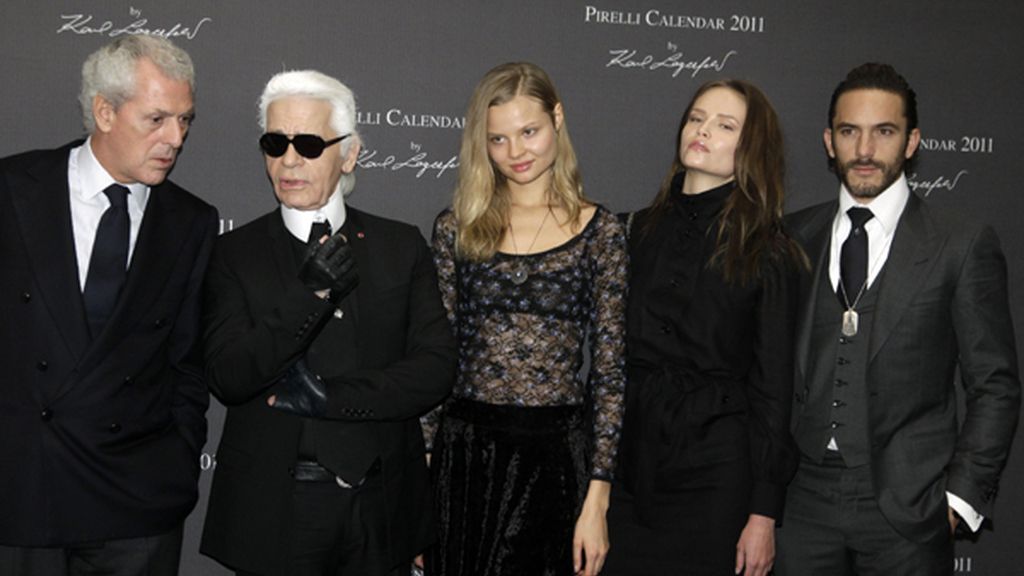 Karl Lagerfeld presenta el calendario