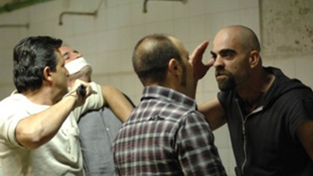 Escena de 'Celda 211', la cinta de Daniel Monzón protagonizada por Luis Tosar y Ammann.