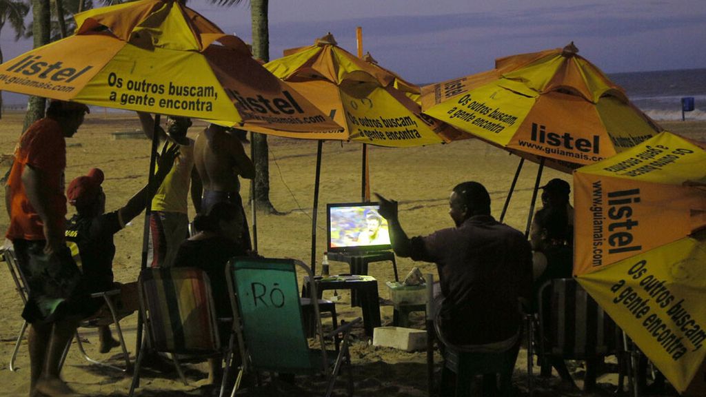 Jueves 12 de junio: ¡Una tele, una silla y a ver a Brasil!
