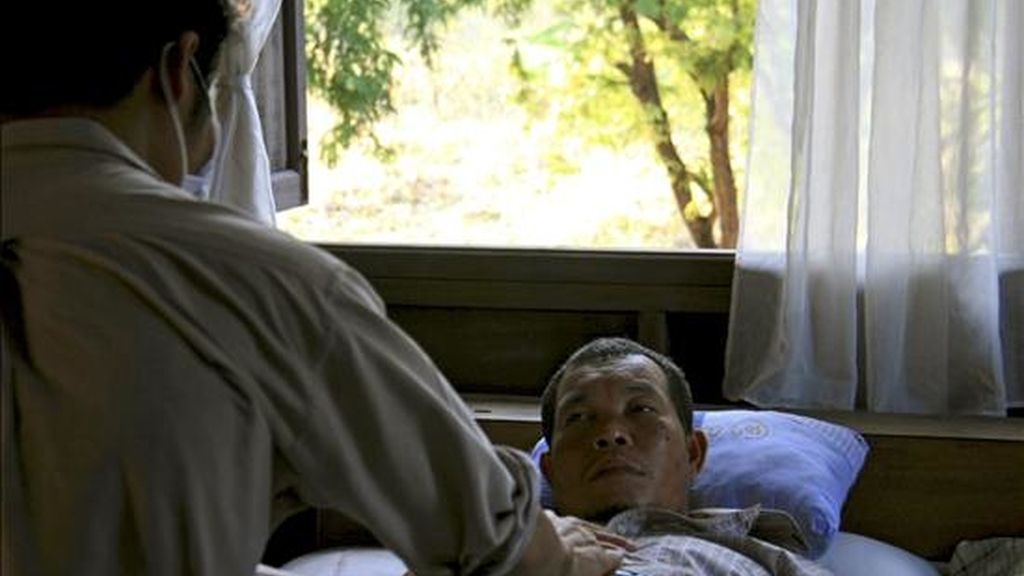Imagen facilitada por Karma Films de la película "Uncle Boonmee" del cineasta tailandés Apichatpong Weerasethakul, ganadora de la Palma de Oro de Cannes, palmarés que no es siempre sinónimo de taquilla y, a pesar de éxitos como "Pulp Fiction" o "Fahrenheit 9/11", otras cintas han pasado desapercibidas para el público, lo que hace imprevisible el resultado comercial esta semana de la tailandesa. EFE