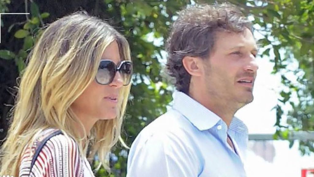 La pareja se ha dejado ver muy acaramelada por la isla Pitiusa