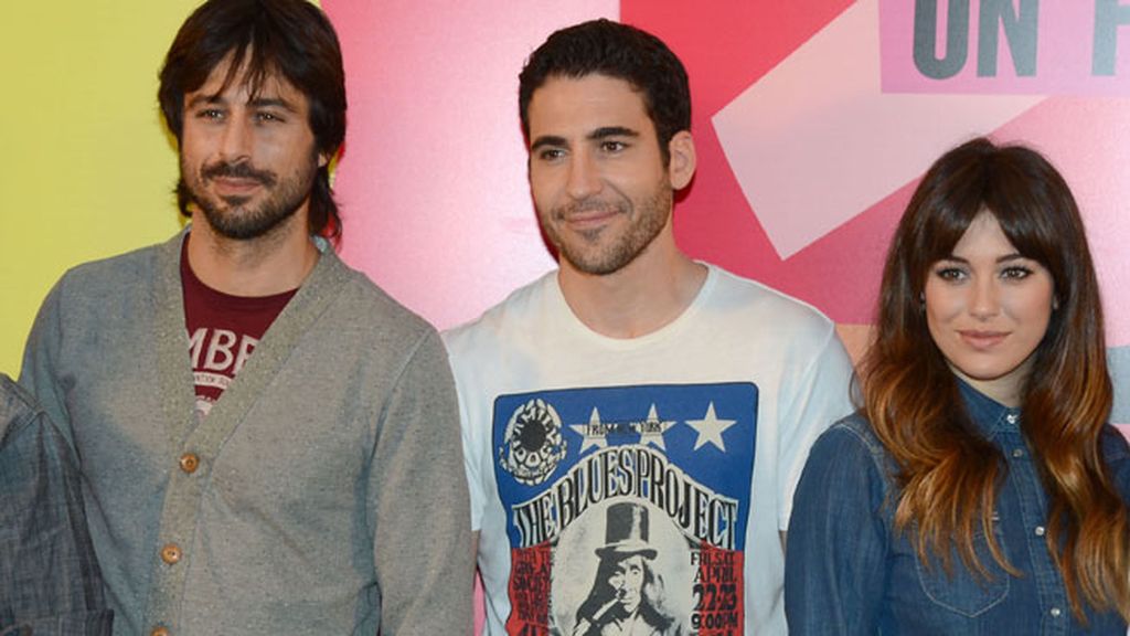 Buen rollo en la presentación con Hugo Silva y Blanca Suárez