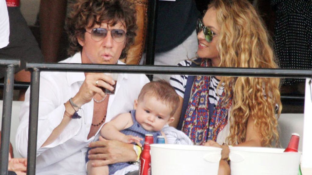 Paulina y Colate salen de paseo por Miami con Andrea Nicolás