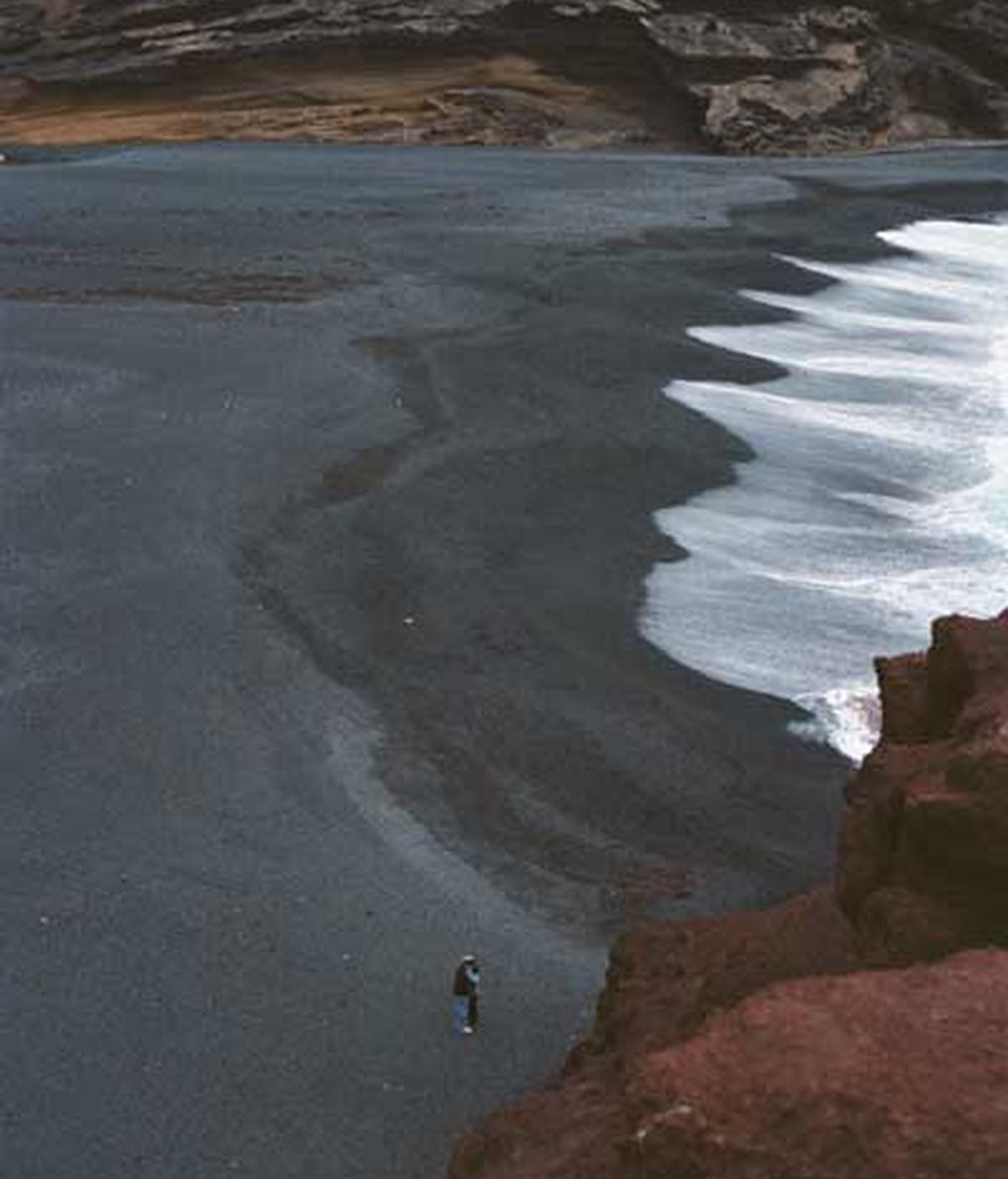 Esta imagen de la playa del Golfo impresionó a Almodóvar en su primer viaje Lanzarote. Foto: Pedro Almodóvar