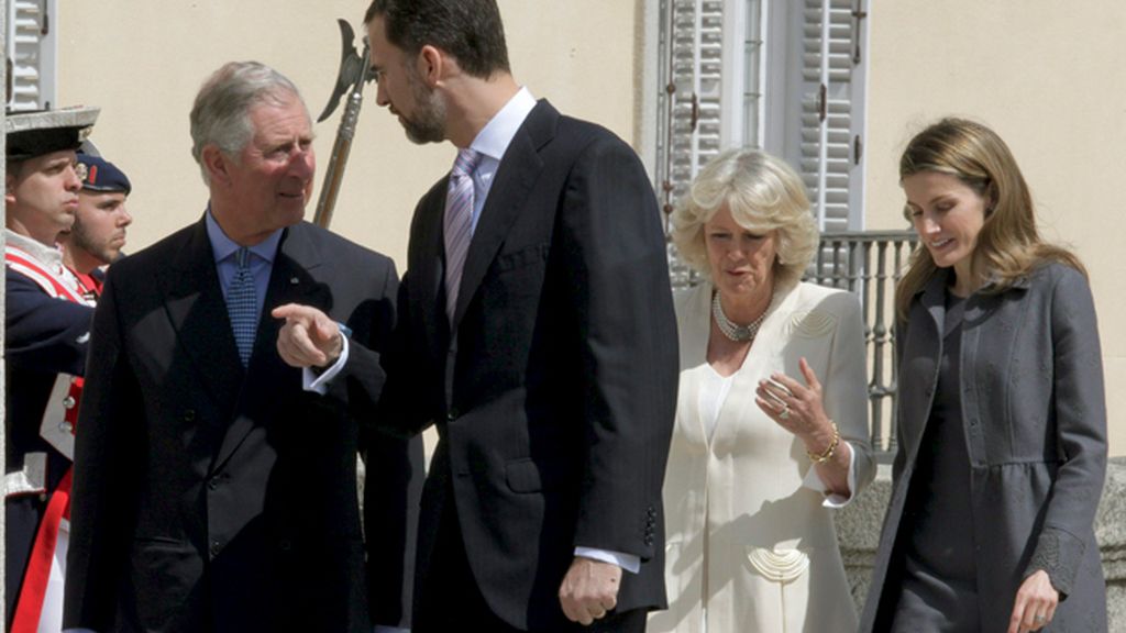 El Príncipe Carlos y su esposa Camilla, en España