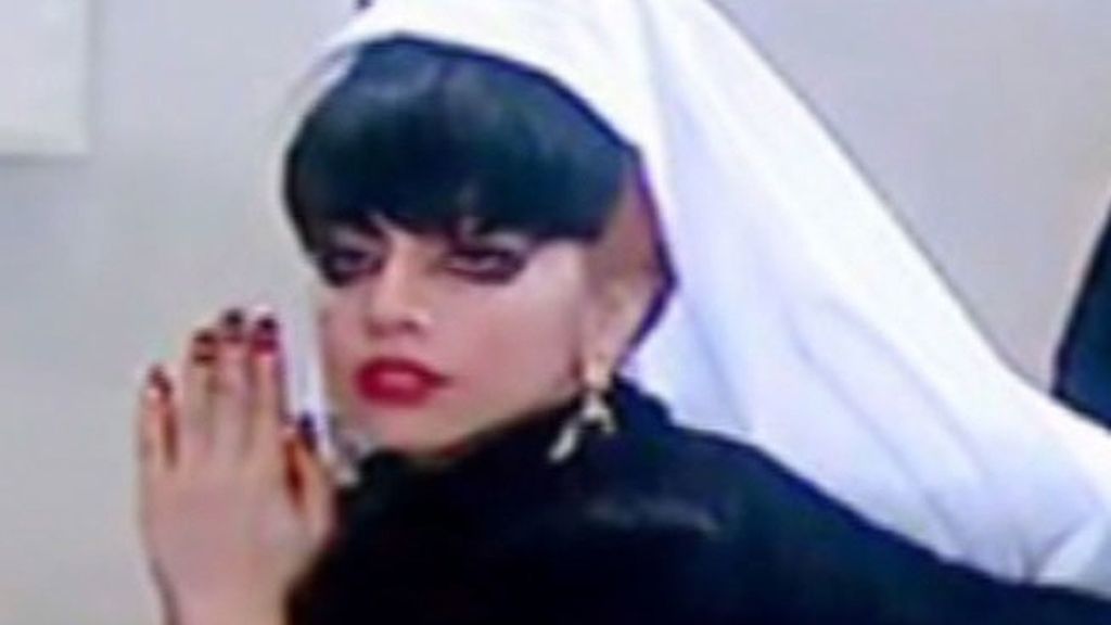 Lady gaga, vestida de monja