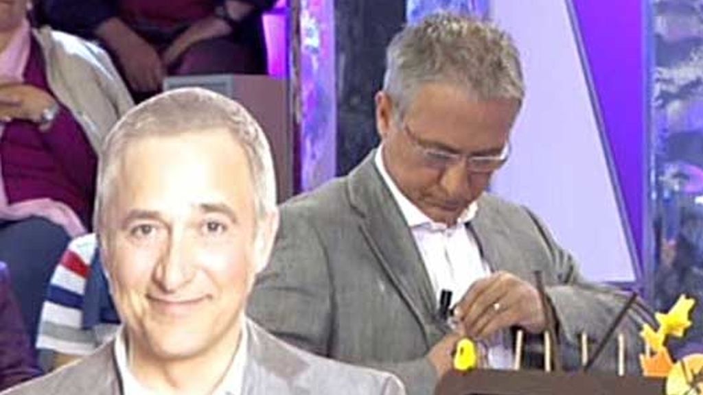 Javier Sardá visita el plató de 'Sálvame'