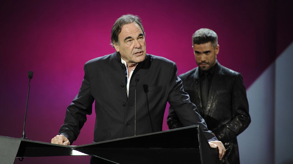Oliver Stone y Unax Ugalde en la gala de inauguración del Festival de San Sebastián