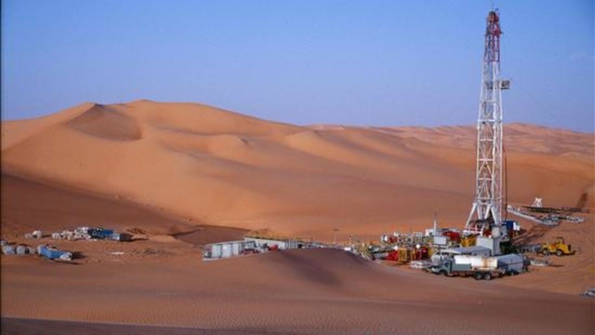 En la imagen de 2007, vista del yacimiento descubierto en la cuenca de Murzuq (Libia) por la petrolera hispano-argentina Repsol YPF. EFE/Archivo