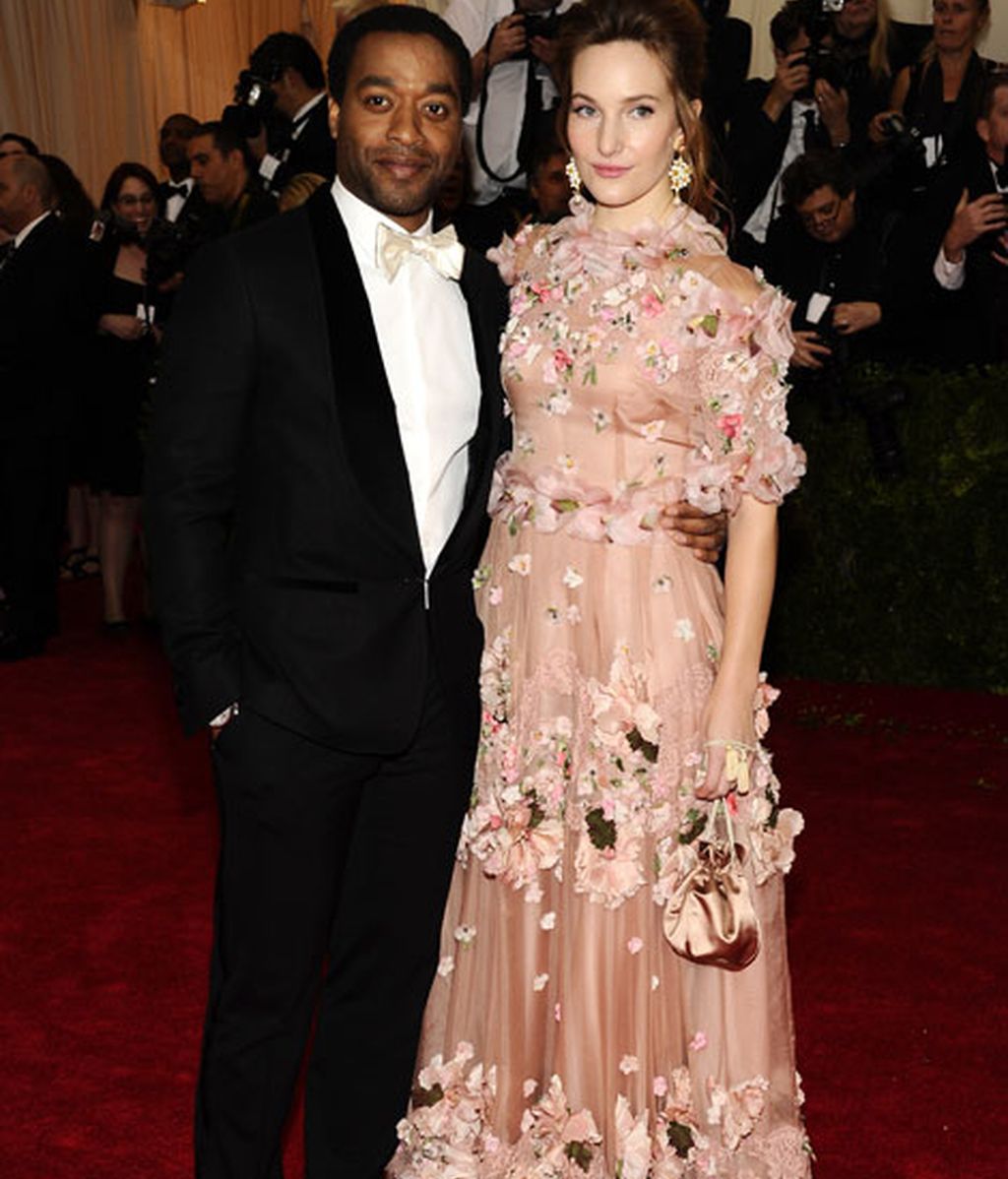 Chiwetel Ejiofor y Sari Mercer