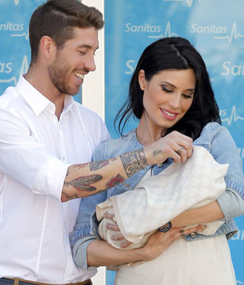 Las primeras fotos de Sergio Ramos y Pilar Rubio con su bebé