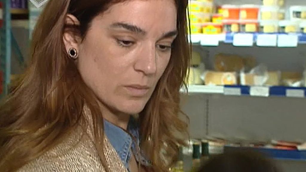 La colaboradora de 'Sálvame' se emociona durante la terapia de grupo