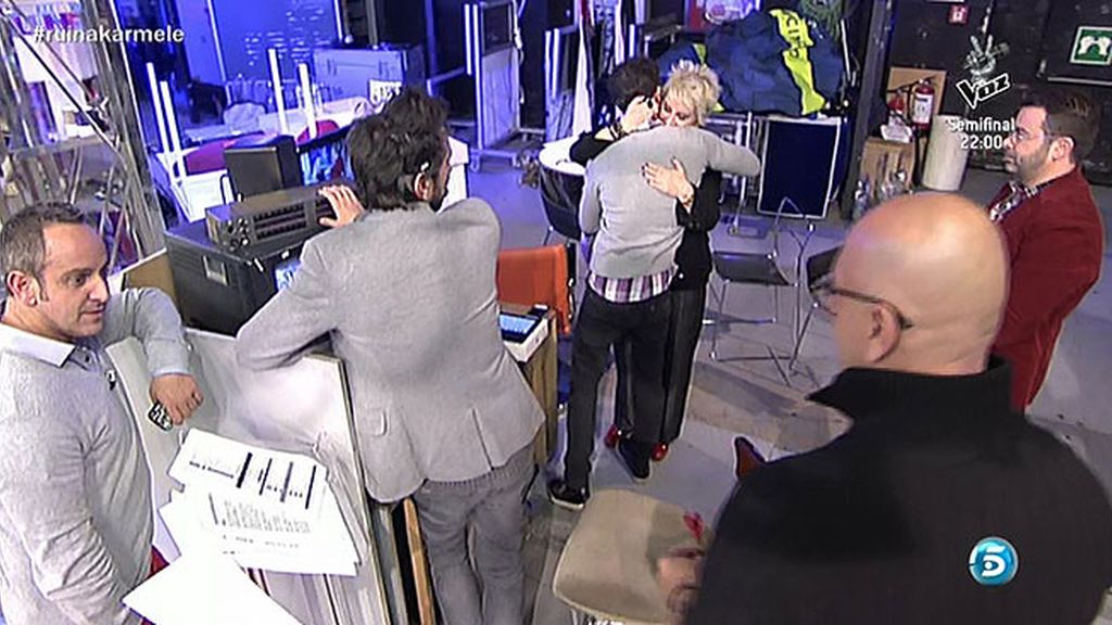 La colaboradora se derrumba tras escuchar las críticas de sus compañeros