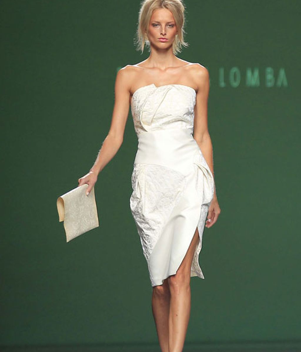 Blancos, crudos y amarillos se imponen en la pasarela