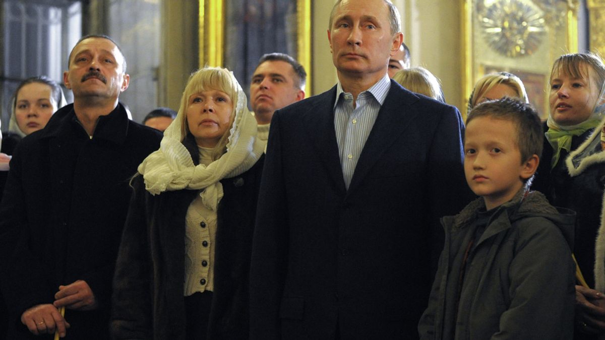 Vladimir Putin en la misa de Navidad ortodoxa