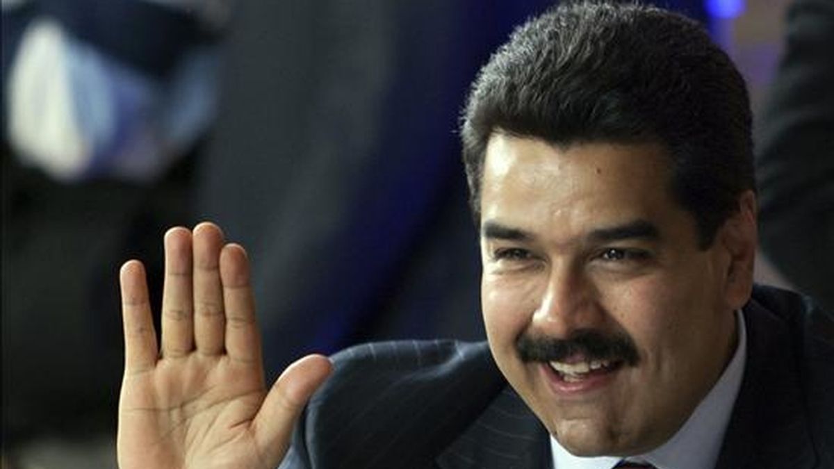 El minisitro venezolano de Relaciones Extriores, Nicolás Maduro, saluda durante la reunión de cancilleres en el marco de la XX Cumbre Iberoamericana en la ciudad argentina de Mar del Plata. EFE El minisitro venezolano de Relaciones Extriores, Nicolás Maduro, saluda durante la reunión de cancilleres en el marco de la XX Cumbre Iberoamericana en la ciudad argentina de Mar del Plata. EFE