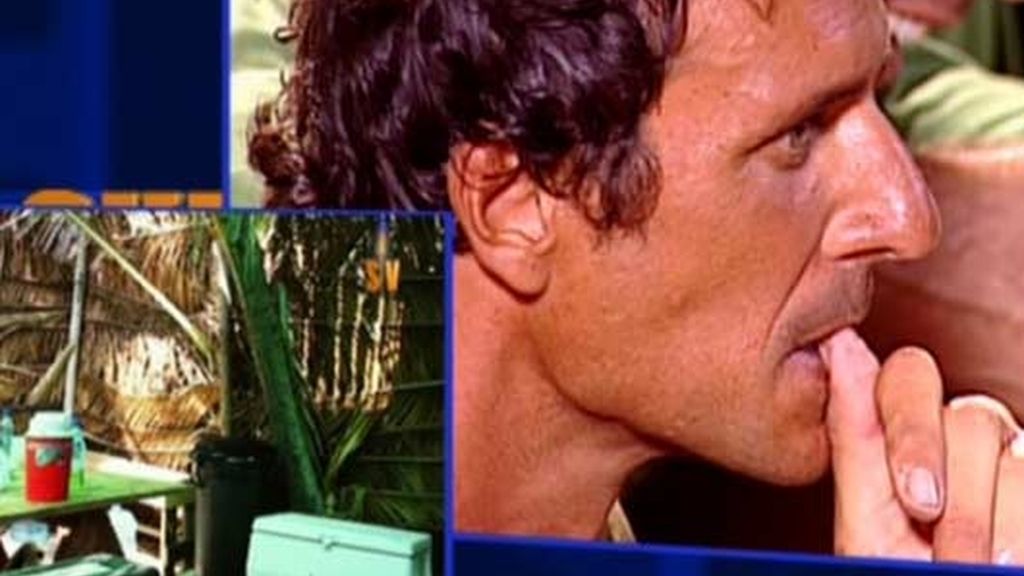 Ivonne roba comida en la garita de los cámaras